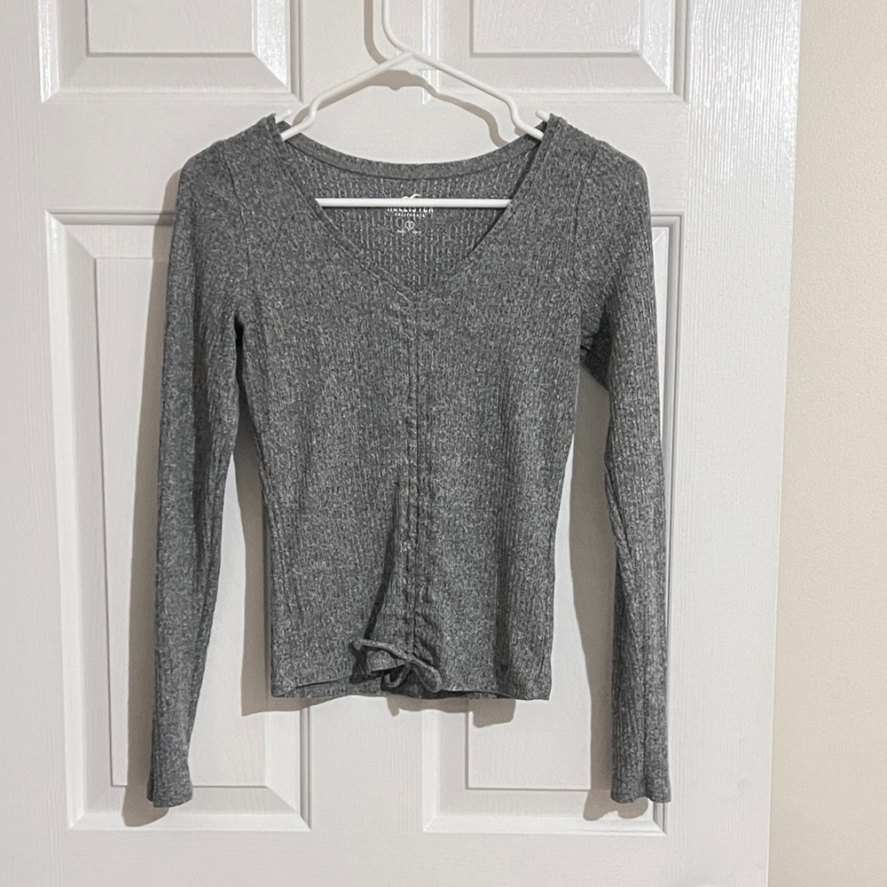 hollister long sleeve sinch tee
